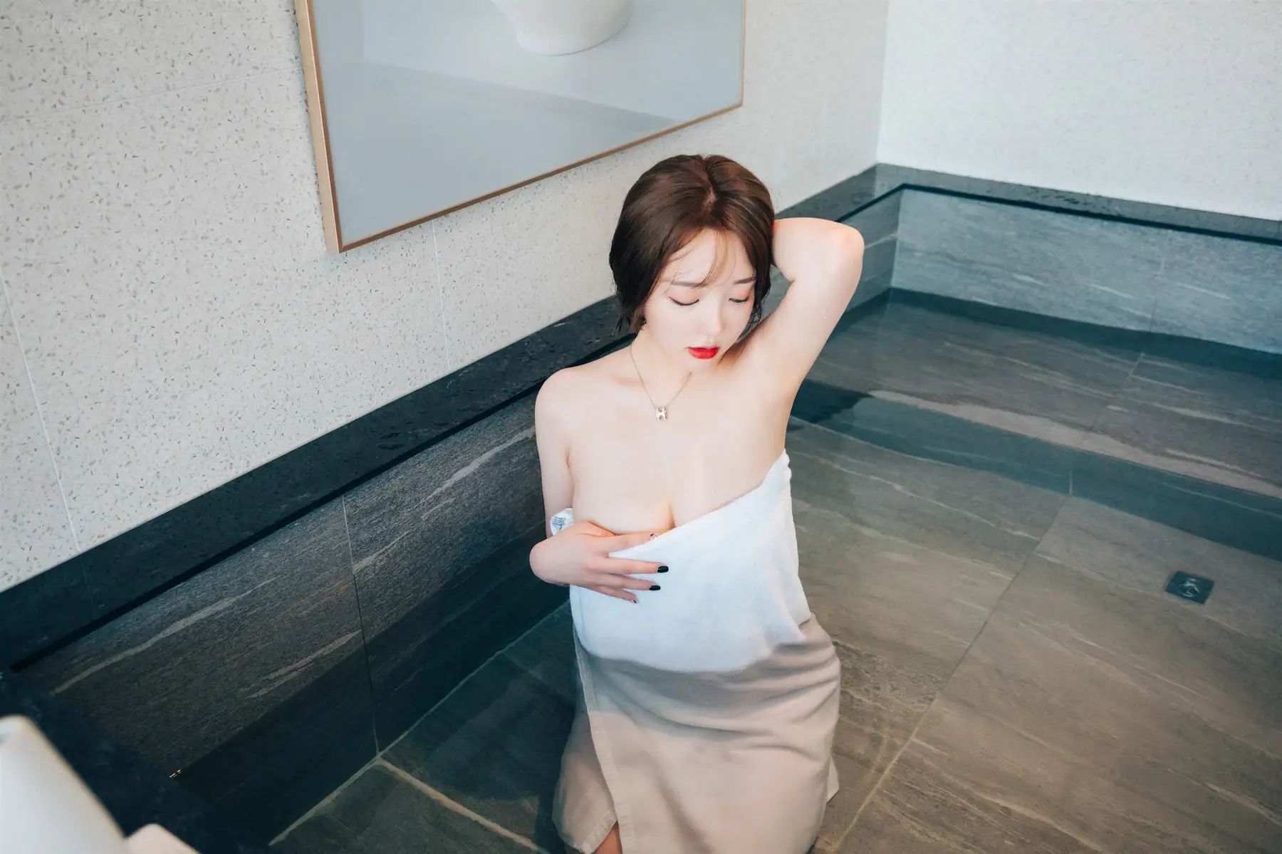 [Loozy]Son Ye-Eun (손예은) - Lover in Hotel(133P_211.3M) - [Loozy]Son Ye-Eun (손예은) - Lover in Hotel(133P_211