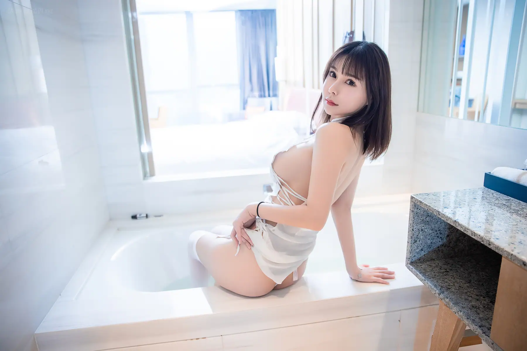 亚马逊鲶鱼 - 白色旗袍(18P_93.9M) - 亚马逊鲶鱼 - 白色旗袍(18P_93