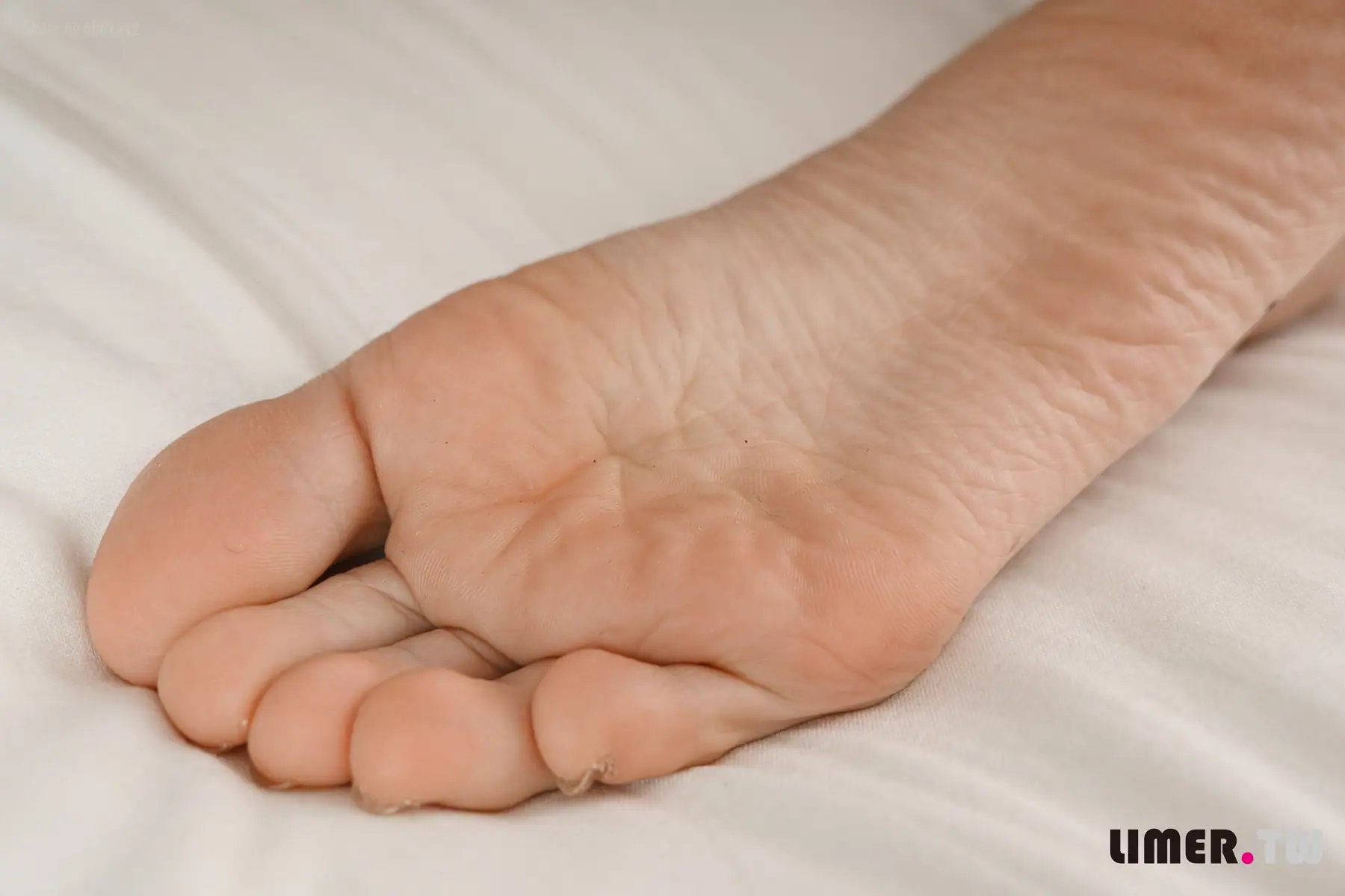 [Limerence原创]No.054 Lily 泳装处女作极品裸足出道即巔峰(165P+1V_3.3G) [Limerence原创]No.054 Lily 泳装处女作极品裸足出道即巔峰(165P+1V_3.3G)_nb01.xyz_0050 图片5