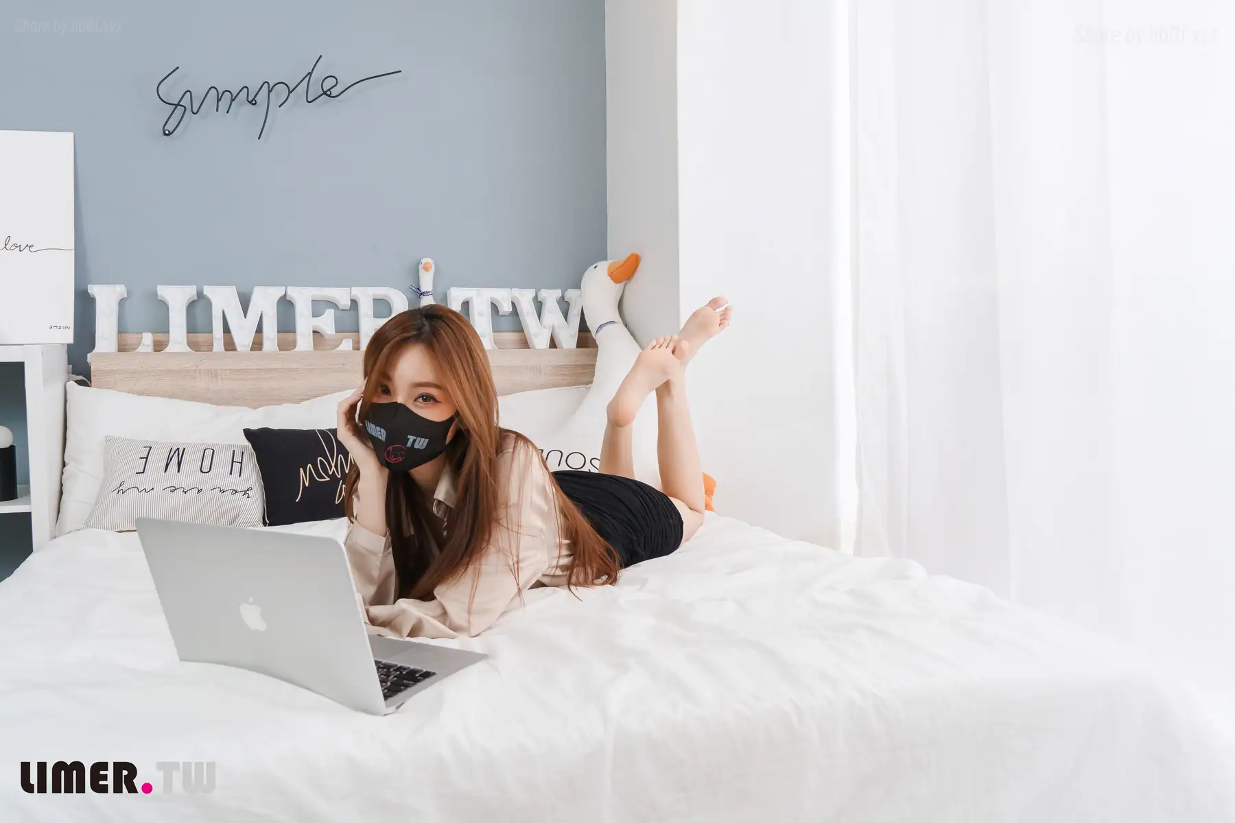 [Limerence原创]No.051 語葳女神 OL 床上办公 极品嫩足桌下露出(103P+1V_3.4G) [Limerence原创]No.051 語葳女神 OL 床上办公 极品嫩足桌下露出(103P+1V_3.4G)_nb01.xyz_0...