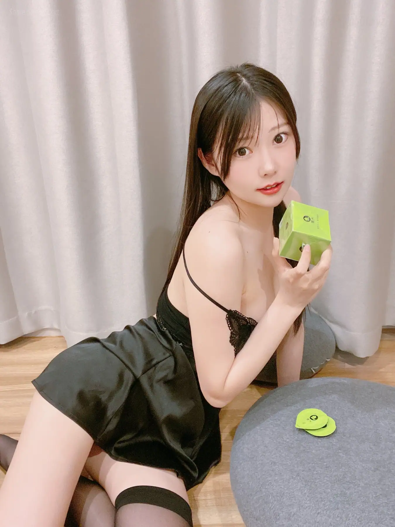 香草喵露露 - 大象黑色吊带睡衣(25P_16.1M) 香草喵露露 - 大象黑色吊带睡衣(25P_16.1M)_nb01.xyz_0025 图片8