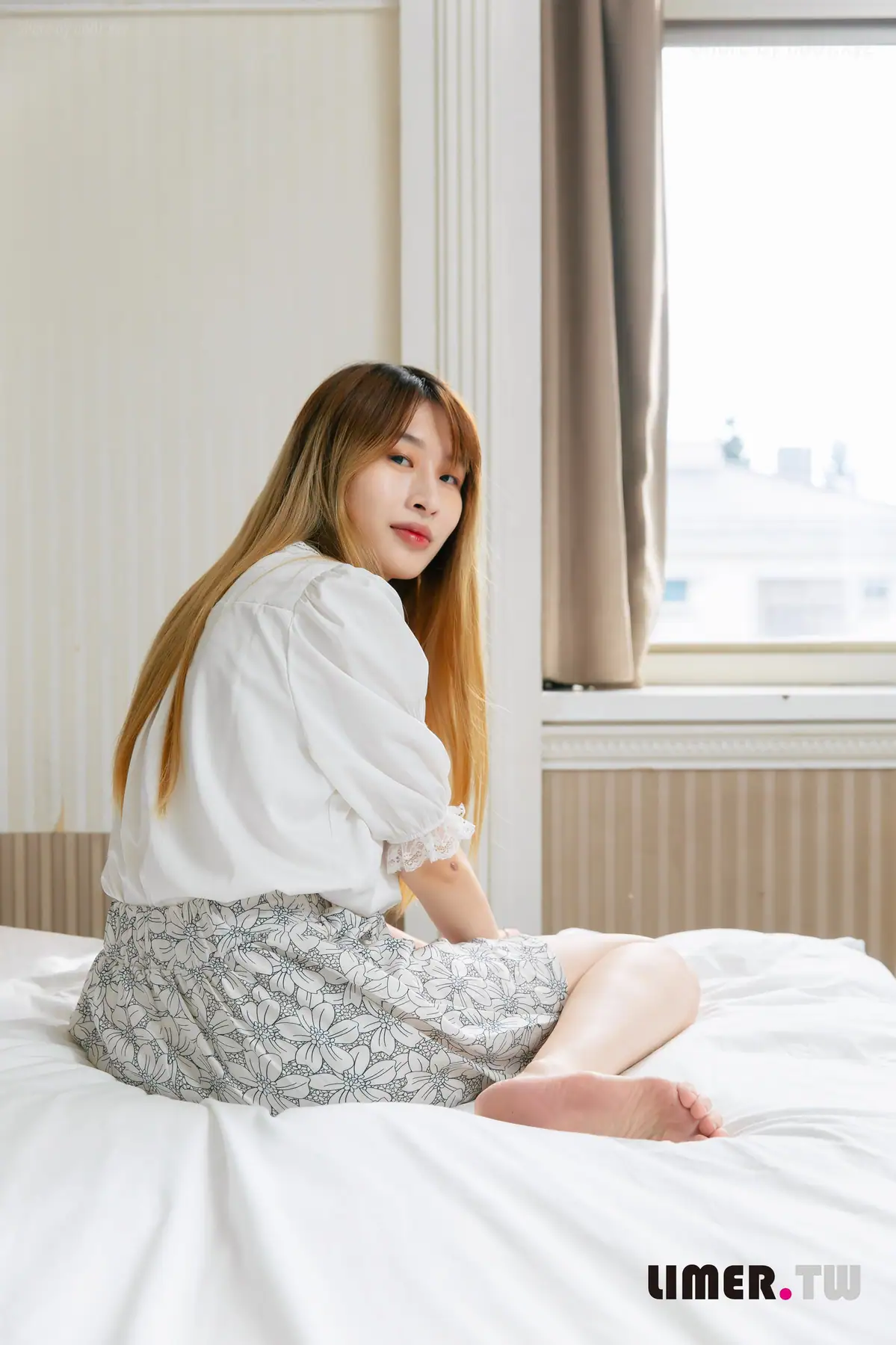 [Limerence原创]No.062 小星星 美脚与薯条的较劲 油亮的脚底(215P+1V_4.2G) [Limerence原创]No.062 小星星 美脚与薯条的较劲 油亮的脚底(215P+1V_4.2G)_nb01.xyz_0001