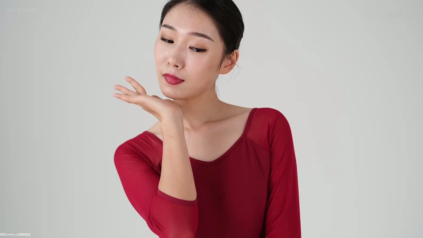 御姐舞蹈老师 - 高抬腿多毛美穴4K超清 贵妇气质拉满(42P+4V+6Gif_2.8G) 御姐舞蹈老师 - 高抬腿多毛美穴4K超清 贵妇气质拉满(42P+4V+6Gif_2.8G)_nb01.xyz_0001