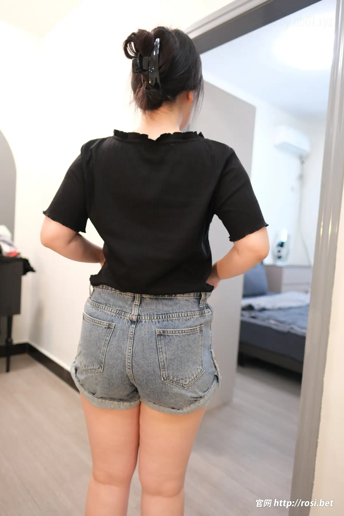 [ROSI写真]2025.10.29 No.5077(101P_70.1M) [ROSI写真]2025.10.29 No.5077(101P_70.1M)_nb01.xyz_0001