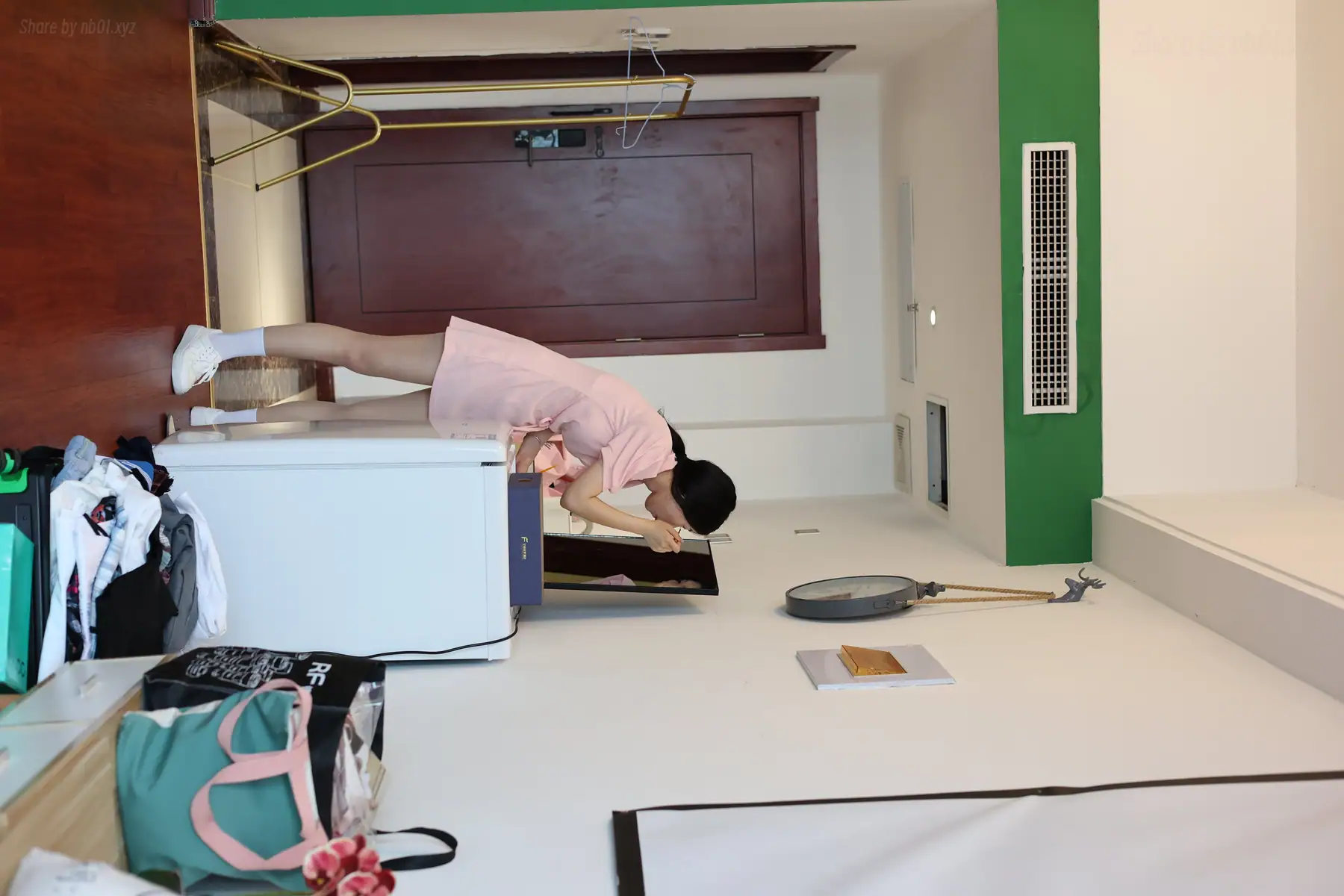 [三禾摄影]No.016 小白鞋 白袜 肉丝(206P_305.5M) [三禾摄影]No.016 小白鞋 白袜 肉丝(206P_305.5M)_nb01.xyz_0001