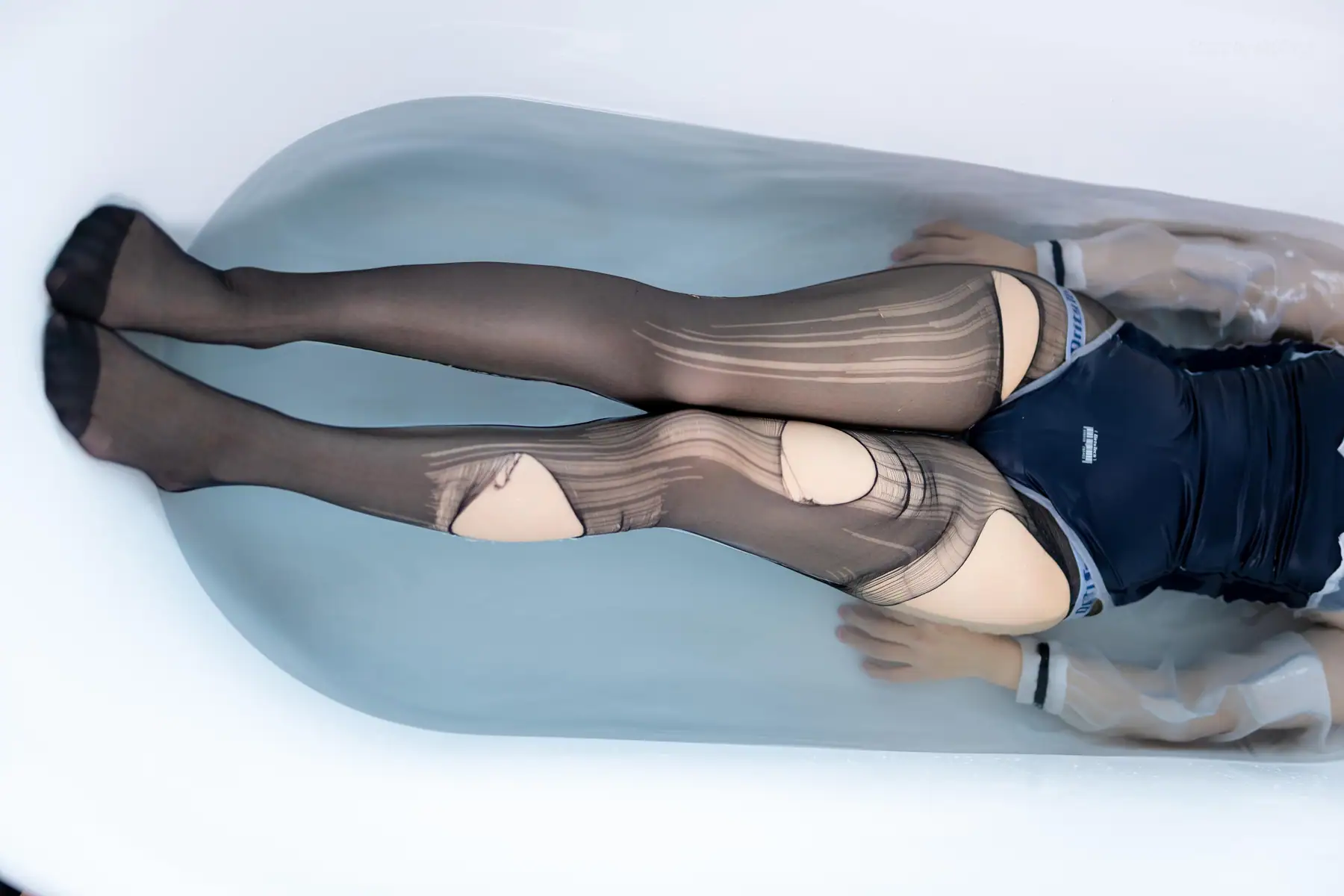 十万珍吱伏特 - (香川澪) 碧波·浴缸死库水(68P_293.9M) 十万珍吱伏特 - (香川澪) 碧波·浴缸死库水(68P_293.9M)_nb01.xyz_0065 图片7