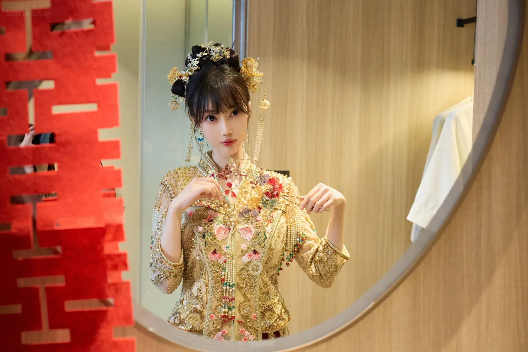 [内购无水印]玥儿玥er - 秀人网模特 性感秀禾服(84P_398.7M) [内购无水印]玥儿玥er - 秀人网模特 性感秀禾服(84P_398.7M)_nb01.xyz_0024 图片5