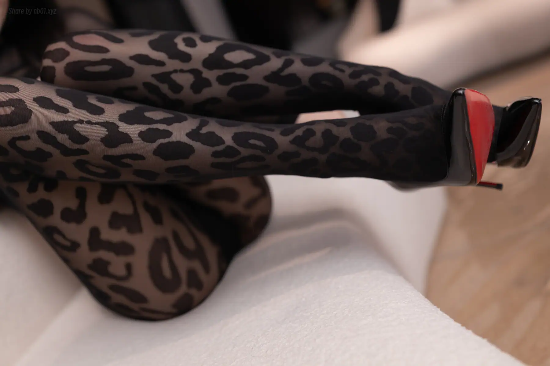 [内购无水印]鱼子酱Fish - 秀人网模特 性感的丝(122P_425.4M) [内购无水印]鱼子酱Fish - 秀人网模特 性感的丝(122P_425.4M)_nb01.xyz_0035 图片6