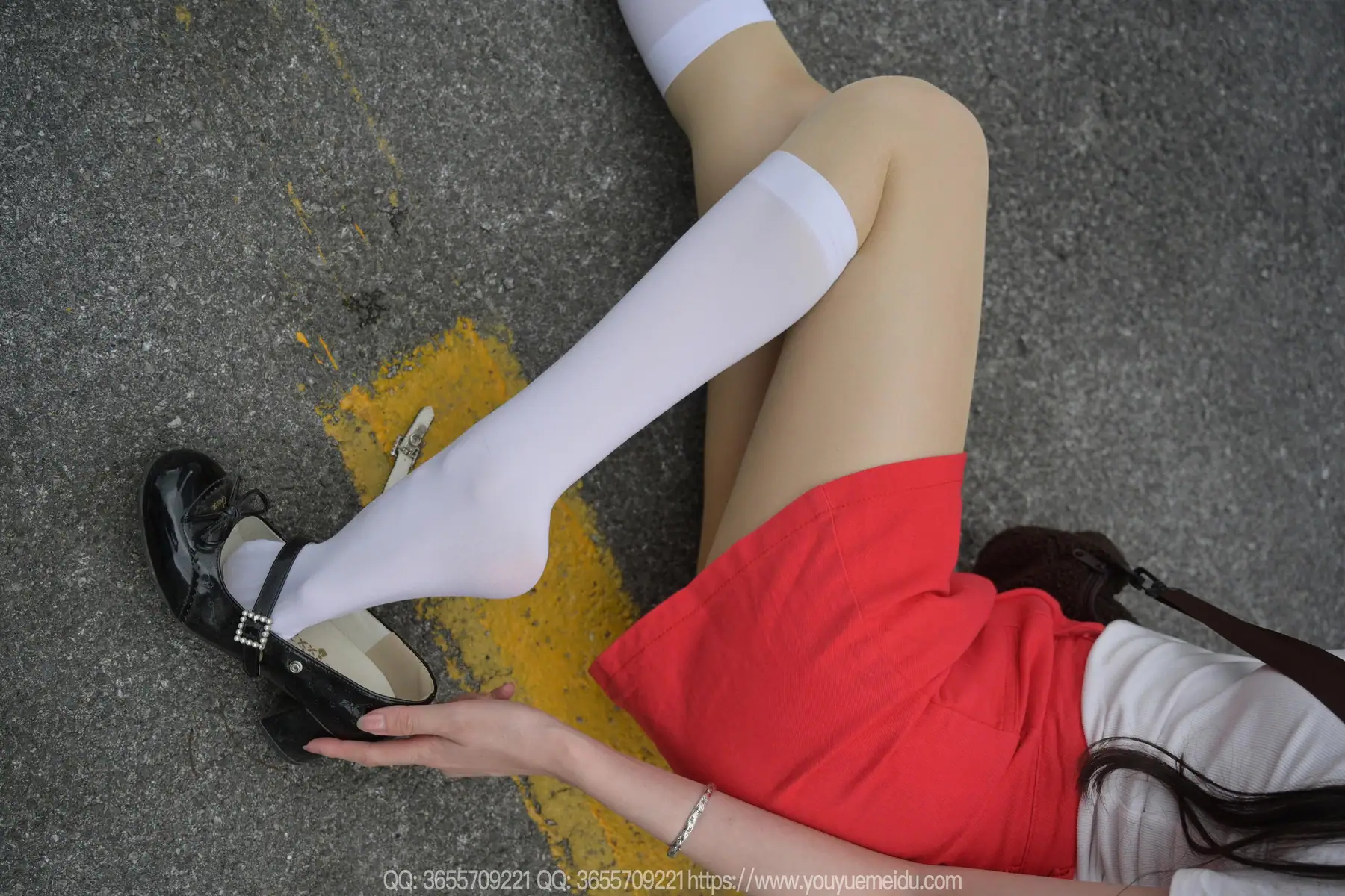 [IESS异思趣向]Pack-20260124-E 团团 红裙子（上）(87P_181.6M) [IESS异思趣向]Pack-20260124-E 团团 红裙子（上）(87P_181.6M)_nb01.xyz_0018 图片6