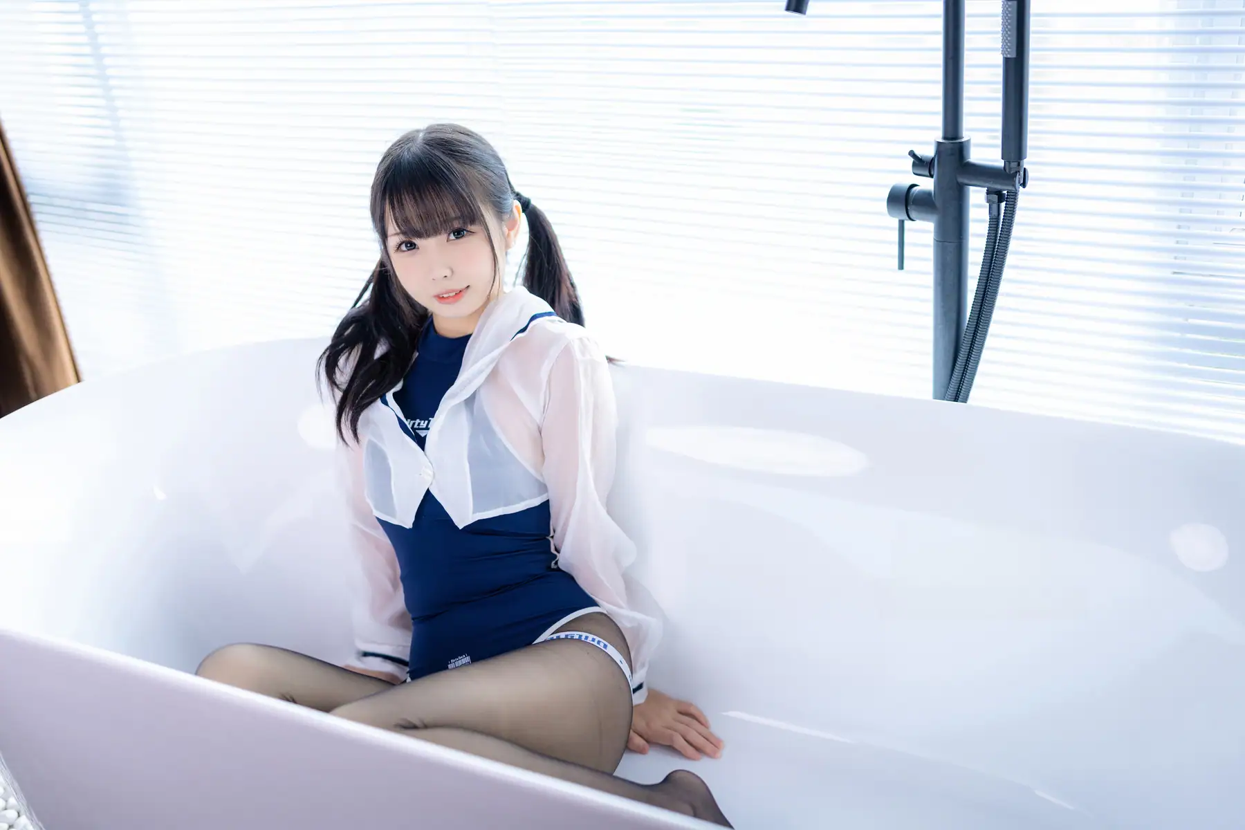 十万珍吱伏特 - (香川澪) 碧波·浴缸死库水(68P_293.9M) 十万珍吱伏特 - (香川澪) 碧波·浴缸死库水(68P_293.9M)_nb01.xyz_0001