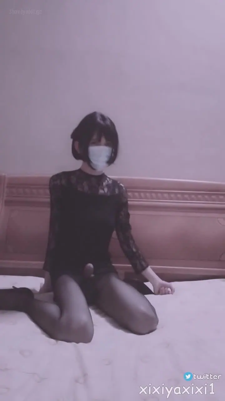 曦曦呀曦曦(@xixiyaxixi) - Y001 [720p] 蕾丝包臀裙女装 室内 Crossdresser in lace dress have fun at home(8P+1V_277.8M) 曦曦呀曦曦(@xixiyaxixi) -...