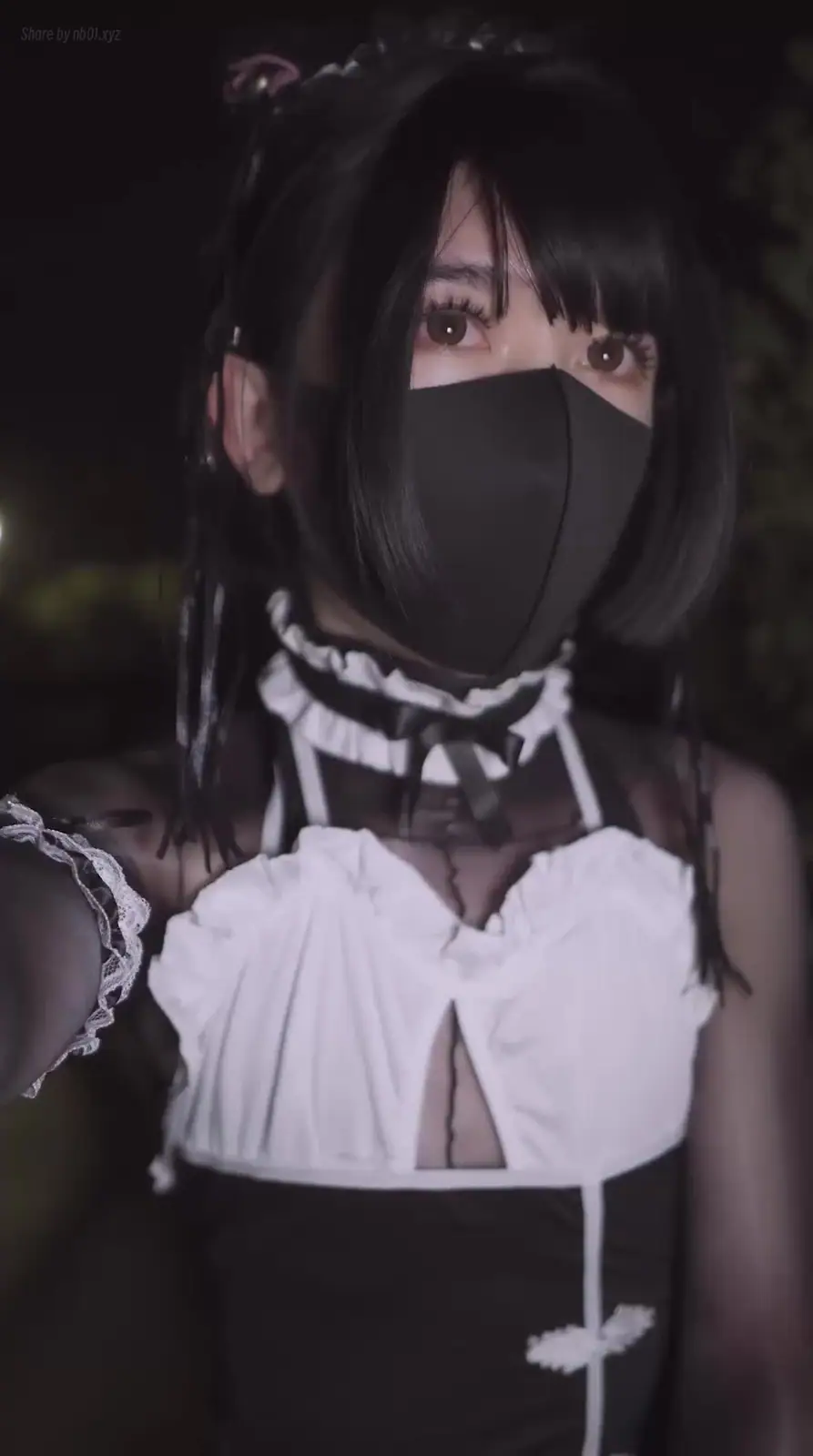 曦曦呀曦曦(@xixiyaxixi) - T024 [1080p] 挂脖露背连衣裙 公交车站旁_bodycon dress bus stop(8P+1V_226.2M) 曦曦呀曦曦(@xixiyaxixi) - T024 [1080p] 挂脖露...