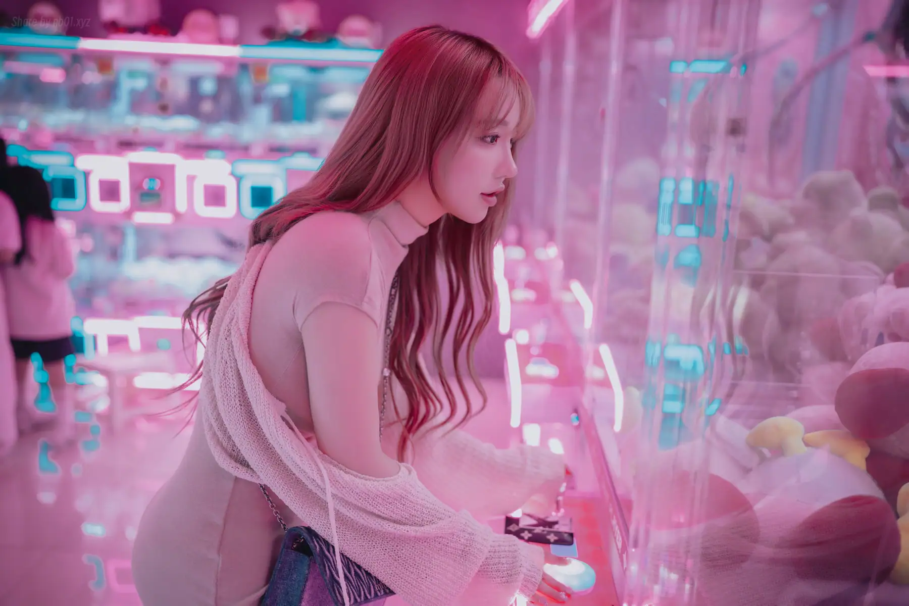 DJAWA Photo - Son Ye-Eun(손예은) - Happy Solo Birthday(251P_1.5G) DJAWA Photo - Son Ye-Eun(손예은) - Happy Solo Birthday(251P_1....