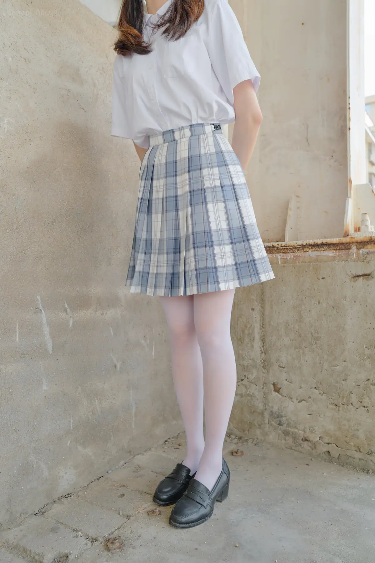 [森萝财团写真]内部写真 小七 JK白丝 13D(106P+1V_2.1G) [森萝财团写真]内部写真 小七 JK白丝 13D(106P+1V_2.1G)_nb01.xyz_0001